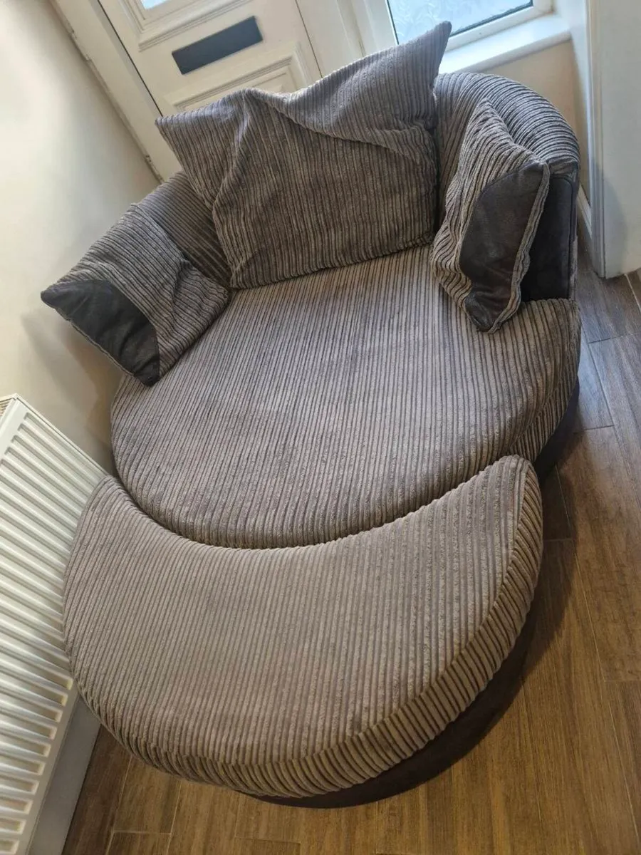 Swivel chair and foot stool - Image 3