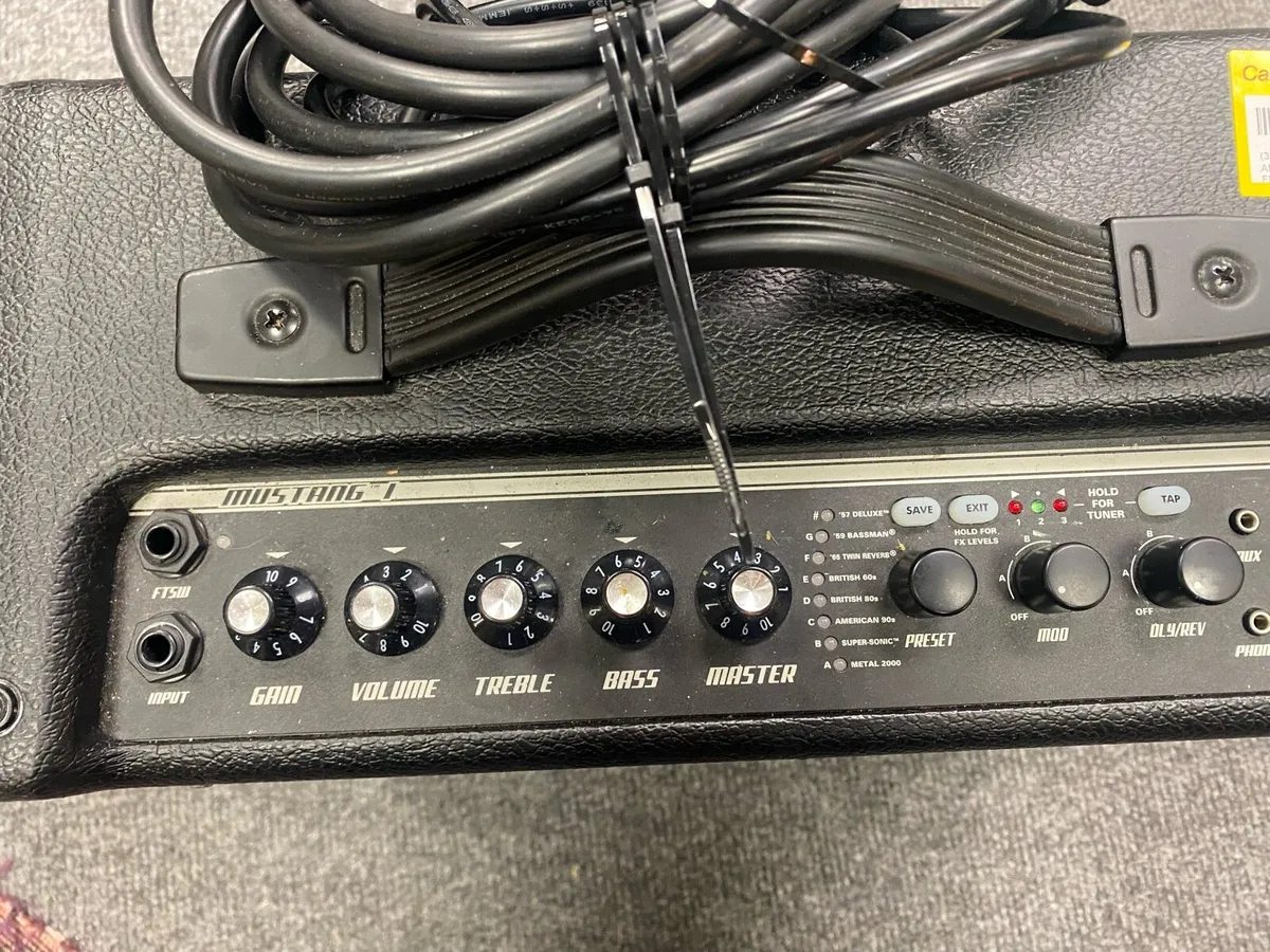 Fender Mustang 1 V2 - Image 2