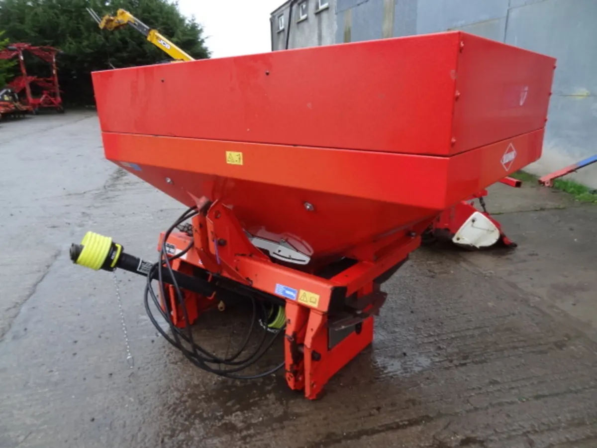 Kuhn MDS 935 Fertiliser Spreader - Image 1