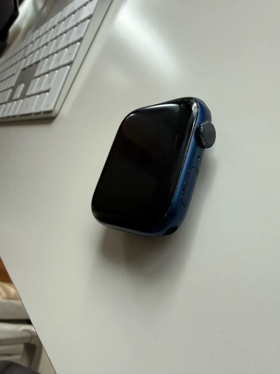 Apple Watch 6 series 44mm - Image 4