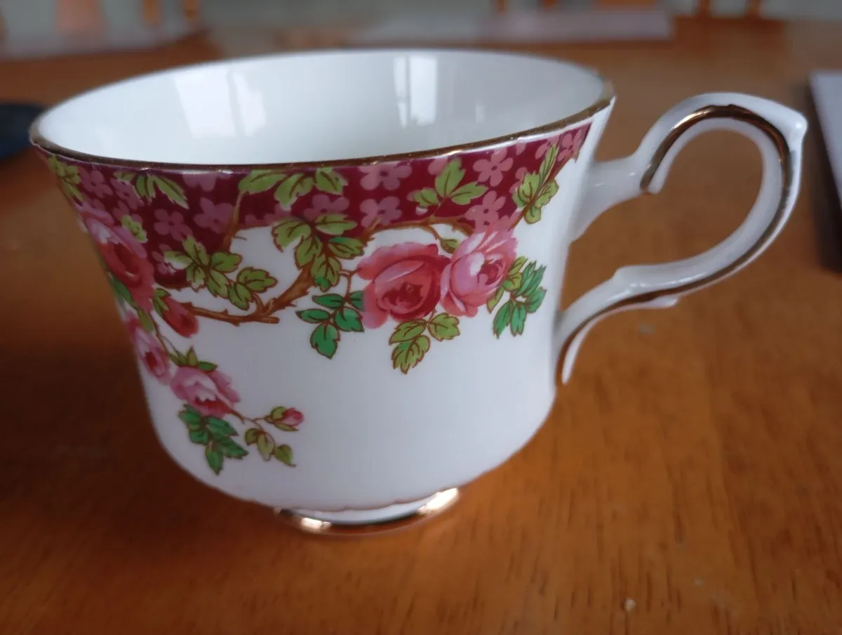 Royal Stafford Olde English Garden China - Image 2