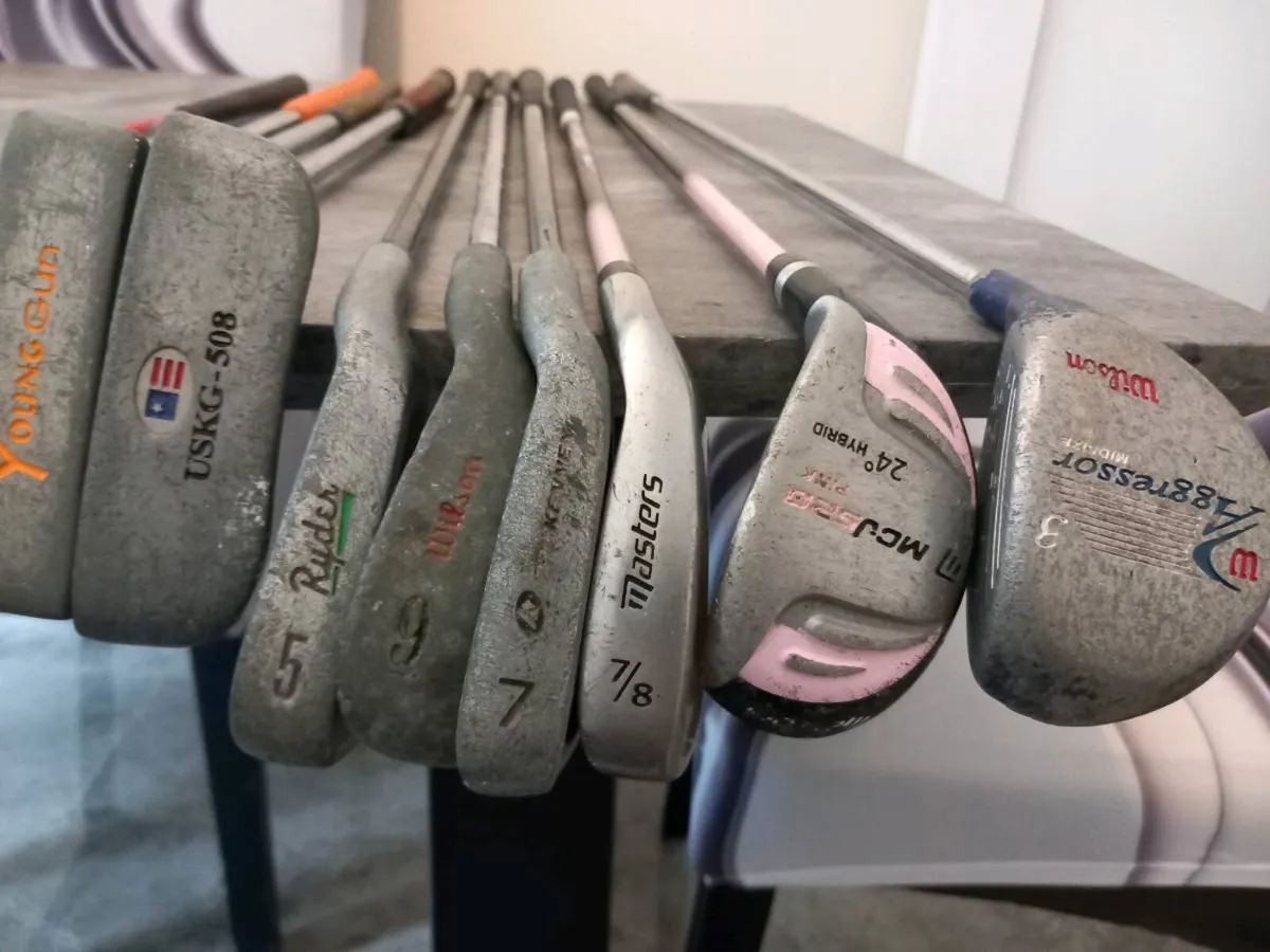 Kids golf clubs and bag. - Image 4