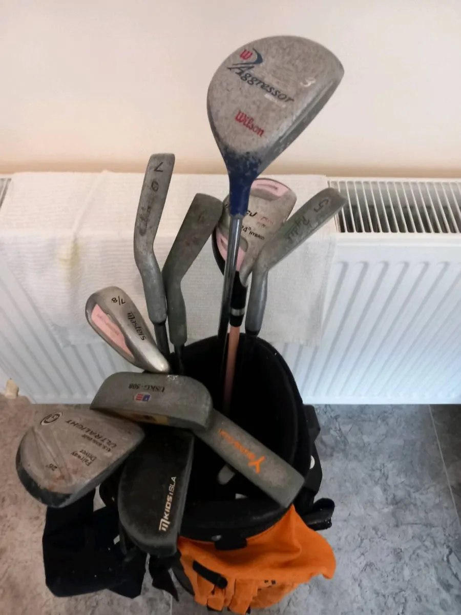 Kids golf clubs and bag. - Image 2