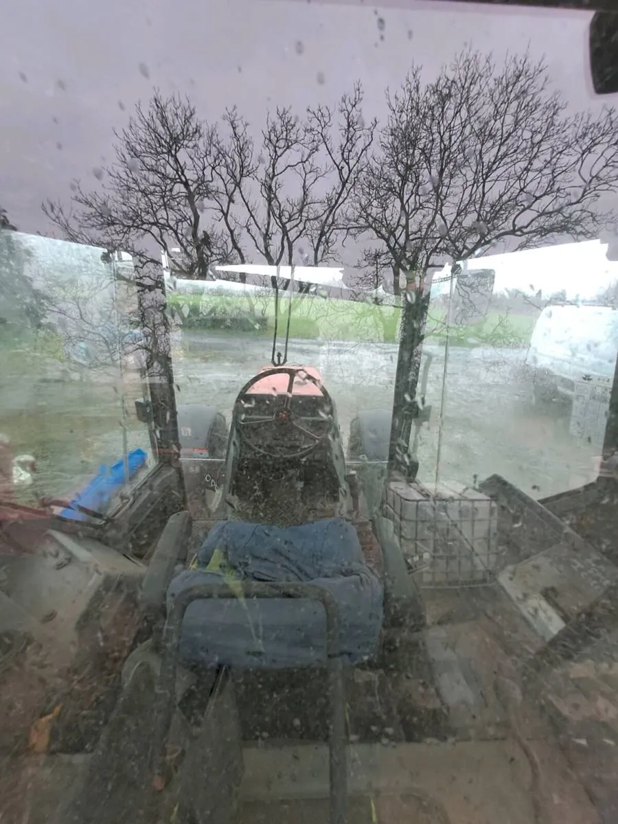 Massey 3080 - Image 4