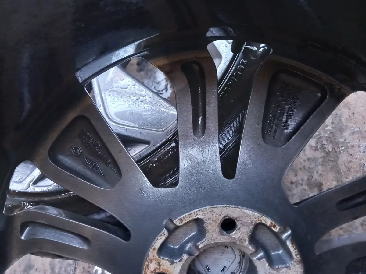 Genuine 4x100 Clio 17inch Alloy Wheels - Image 4