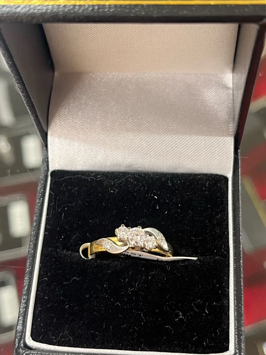 Vintage 18k gold diamond ring. - Image 1