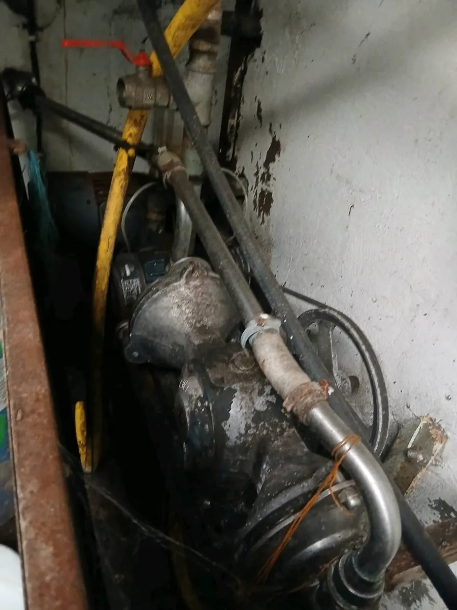 Milking parlour and tank - Image 3