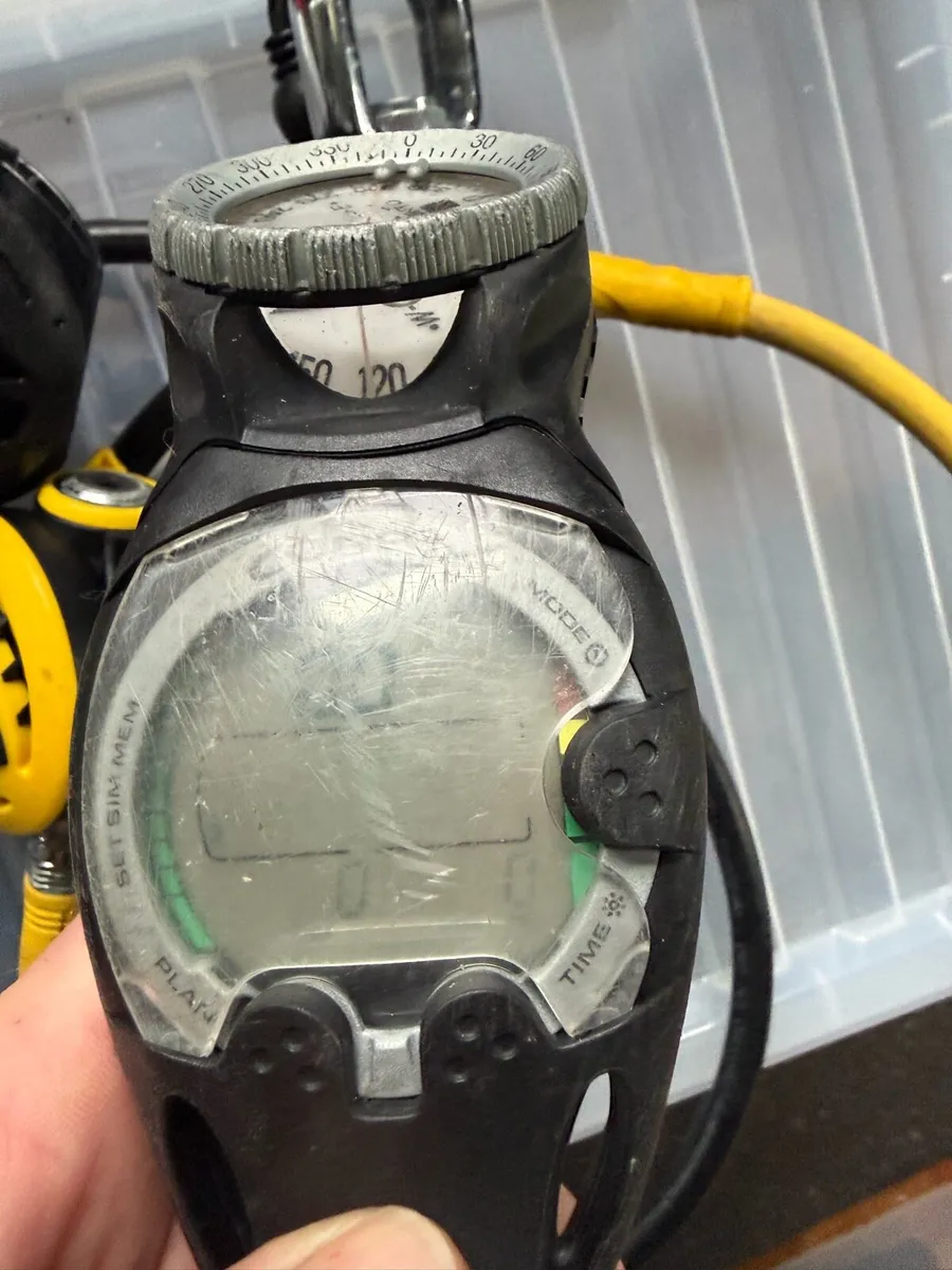 Apeks scuba regulator set - Image 2