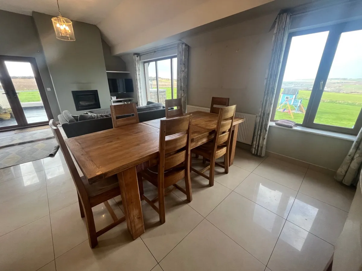 Kitchen table and 6 chairs - Image 1