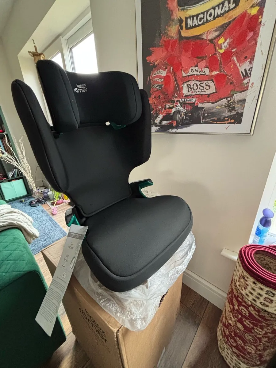 Britax Römer Adventure Plus Car Seat Black - Image 1
