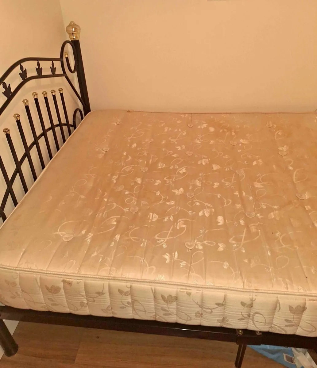 Good Solid Black 4Ft 6” Double Metal Bed Frame - Image 2