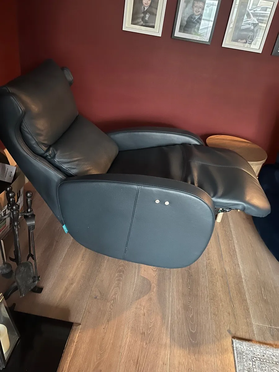 premium FAMA electric recliner armchairs - Image 3