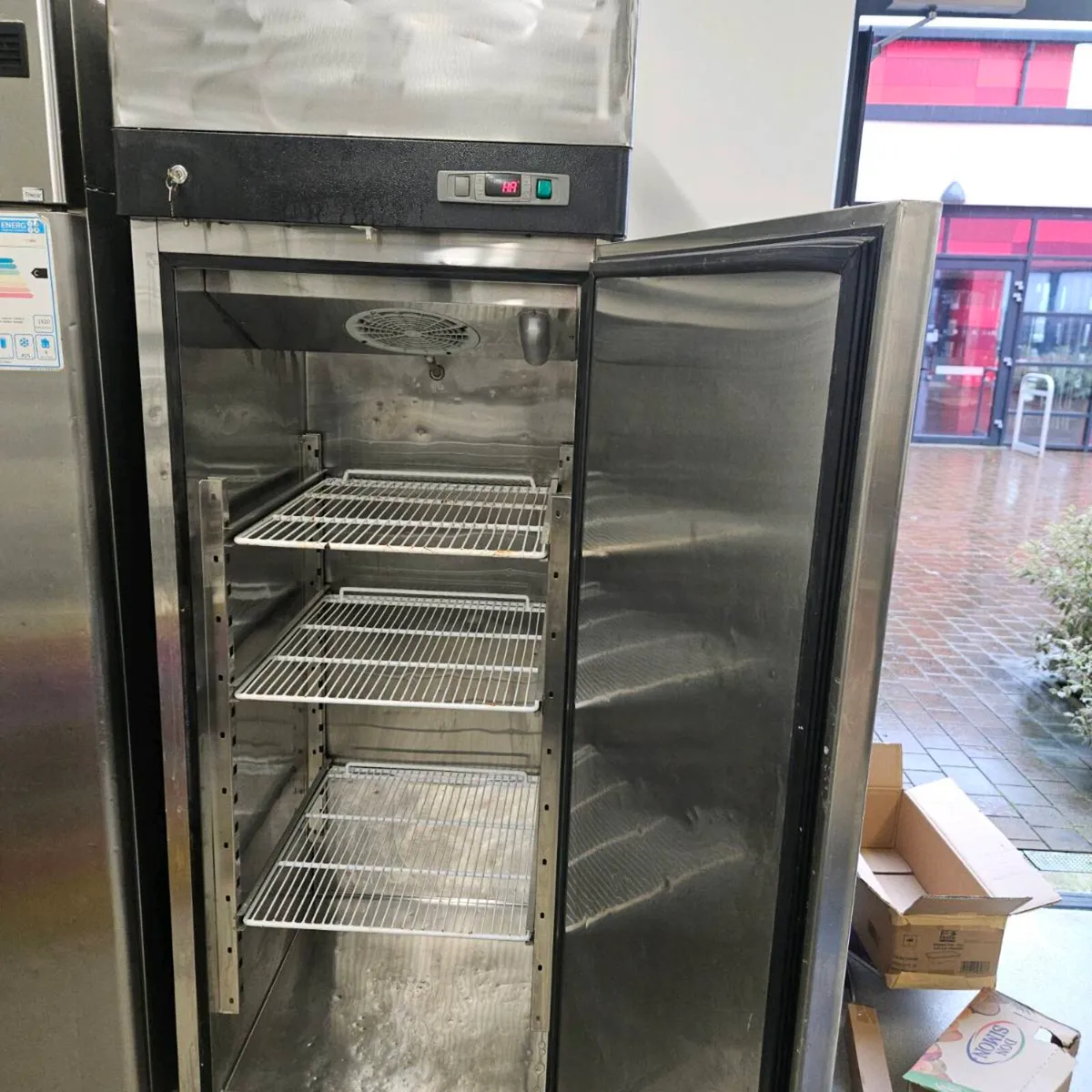 Commercial fridge - Image 1