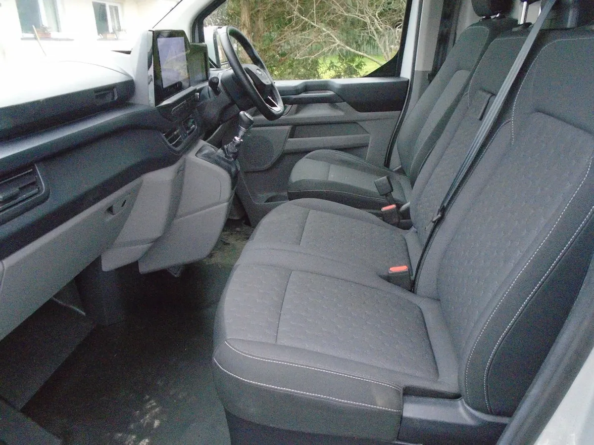 2025 Ford Transit Custom LIMITED LWB 136HP. - Image 4
