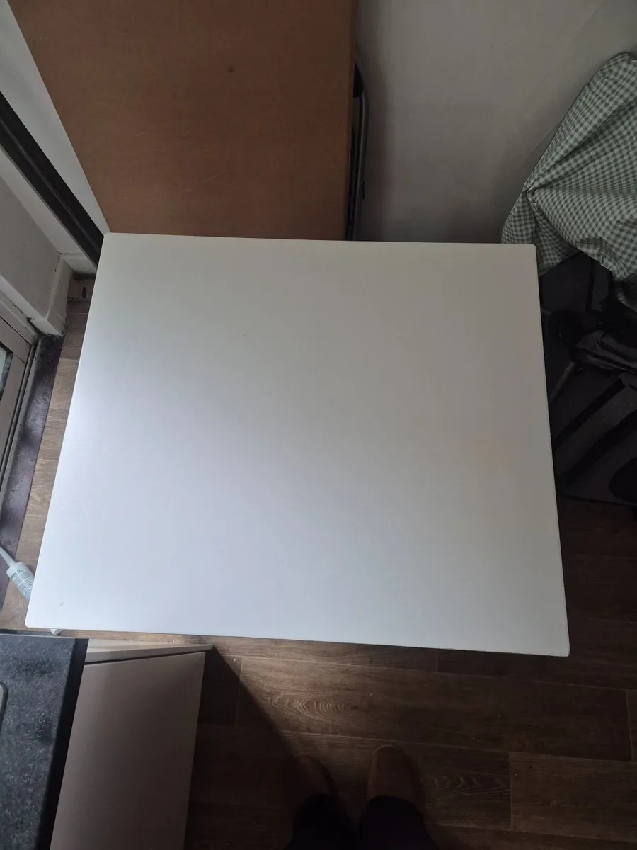 Square table and 2 chairs  **FREE** - Image 3