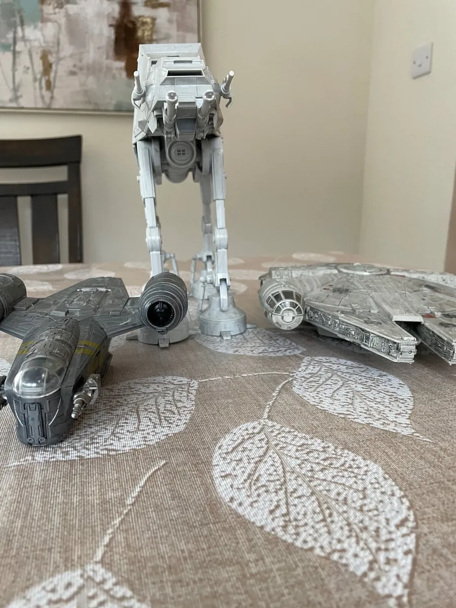 Star Wars toys micro galaxy collectibles - Image 1