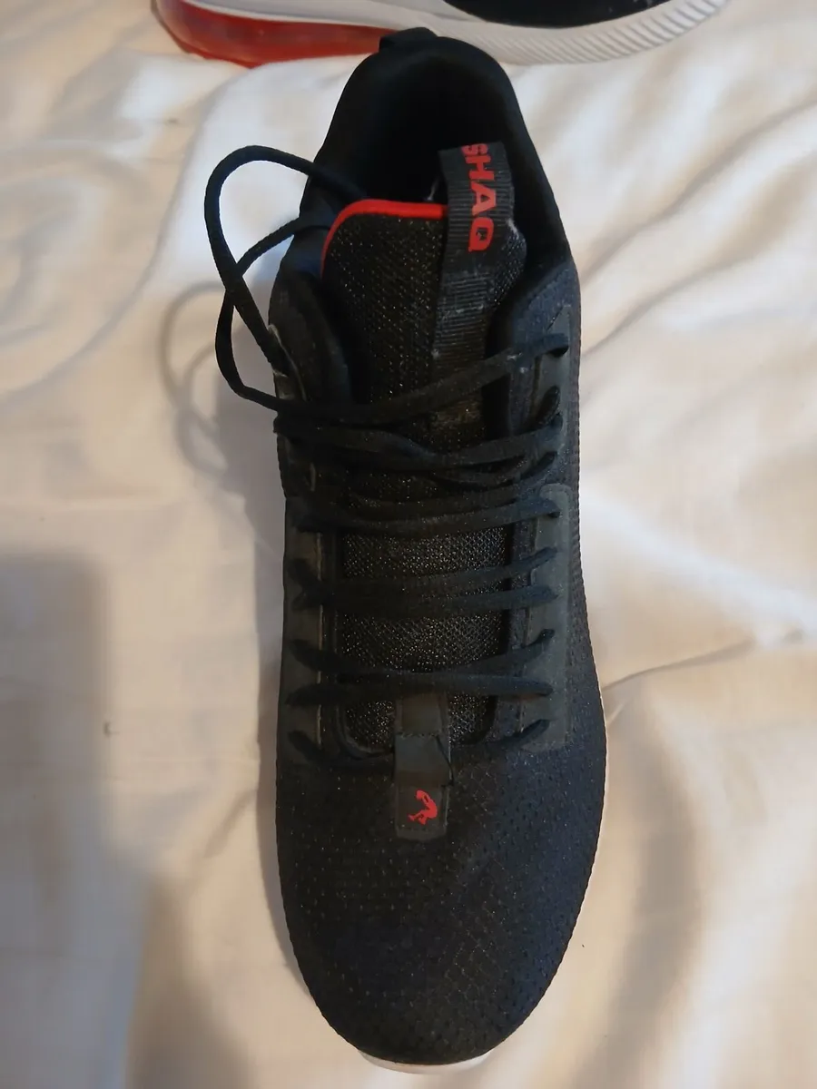 Basketball shoes - Image 1