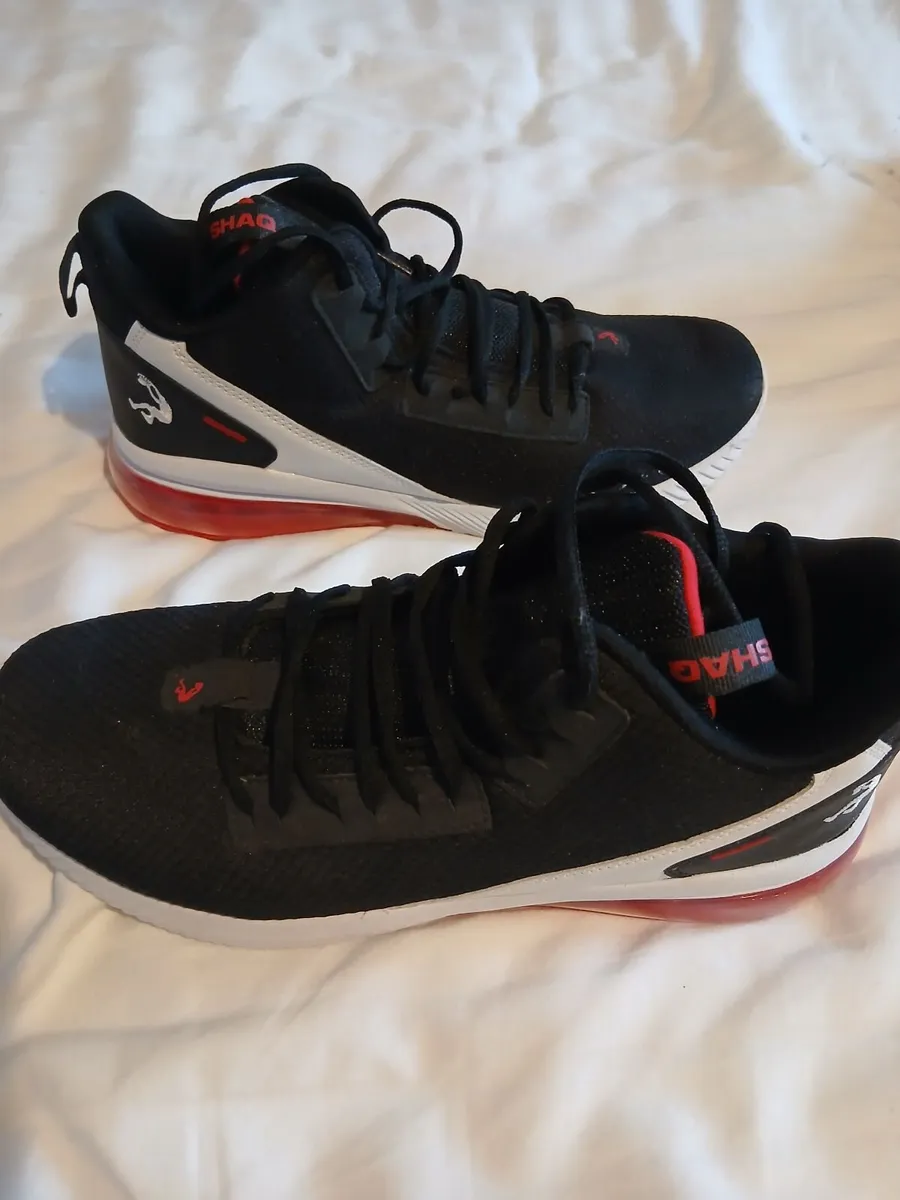 Basketball shoes - Image 3