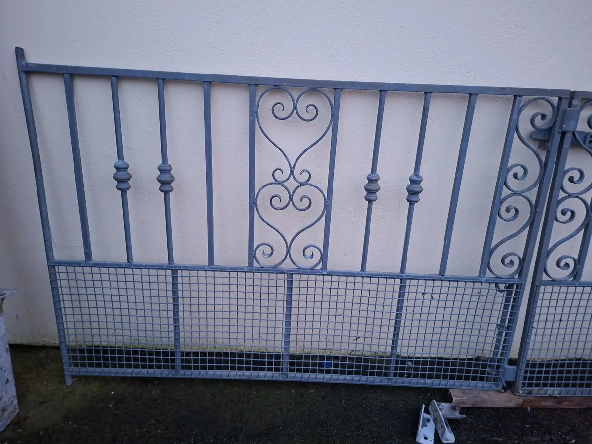 Residential entrance gates - Image 3