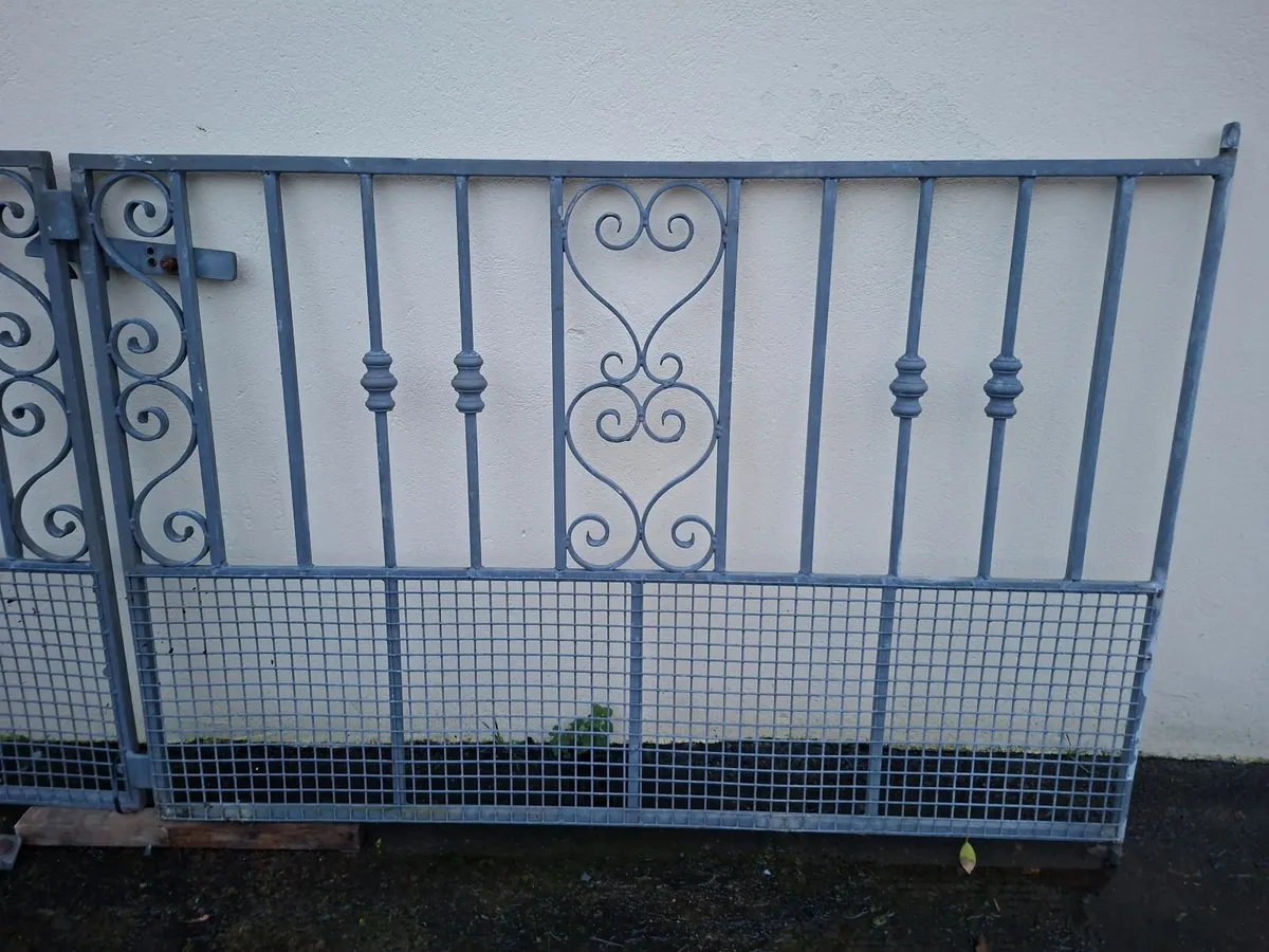 Residential entrance gates - Image 2