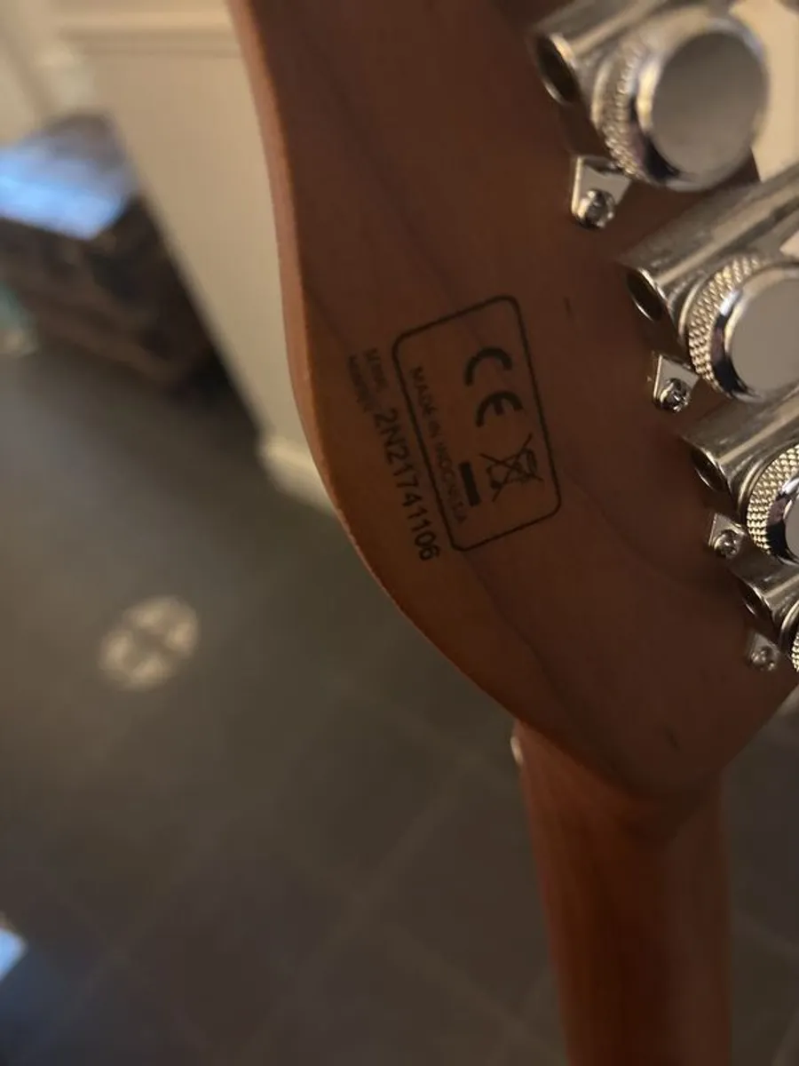 Sire Larry Carlton T7 - Image 3