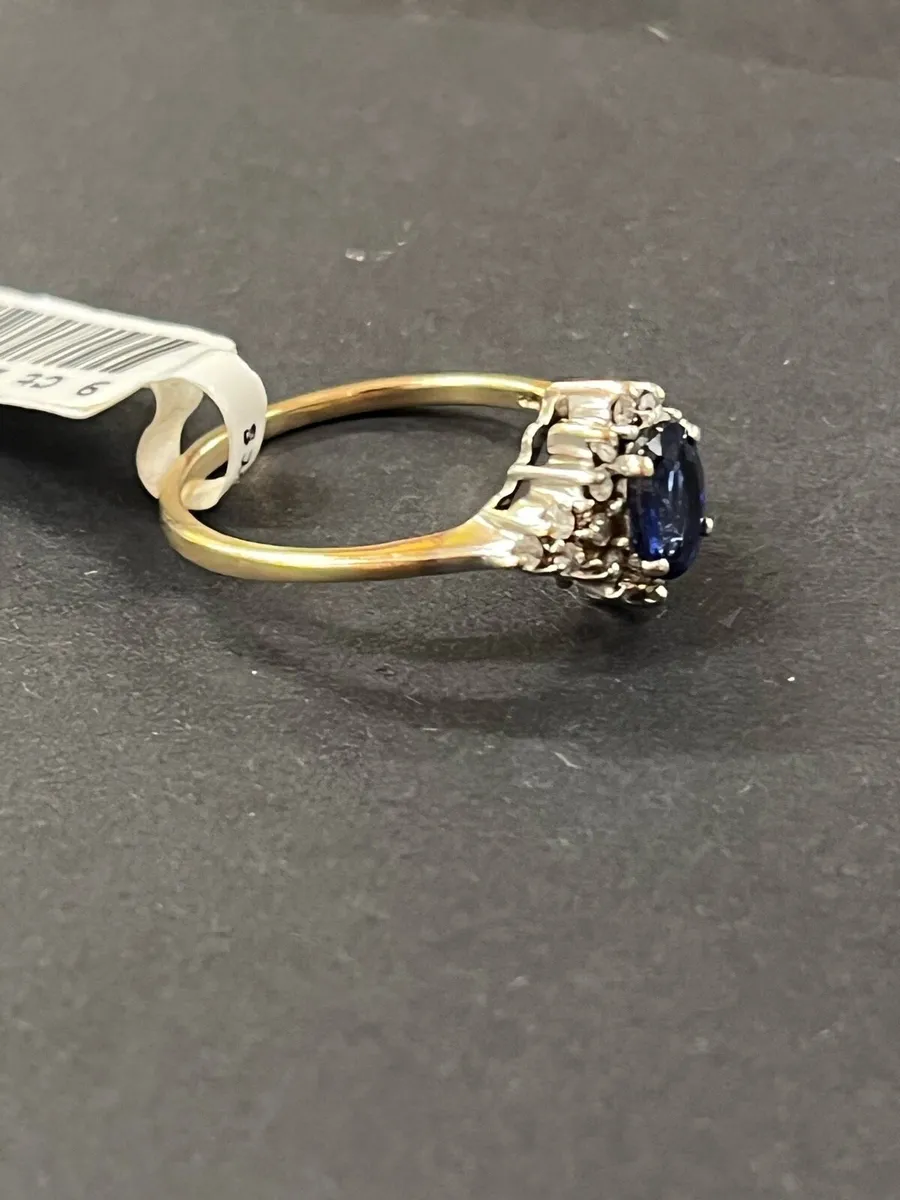 9k gold ring with sapphire and diamonds. - Image 4