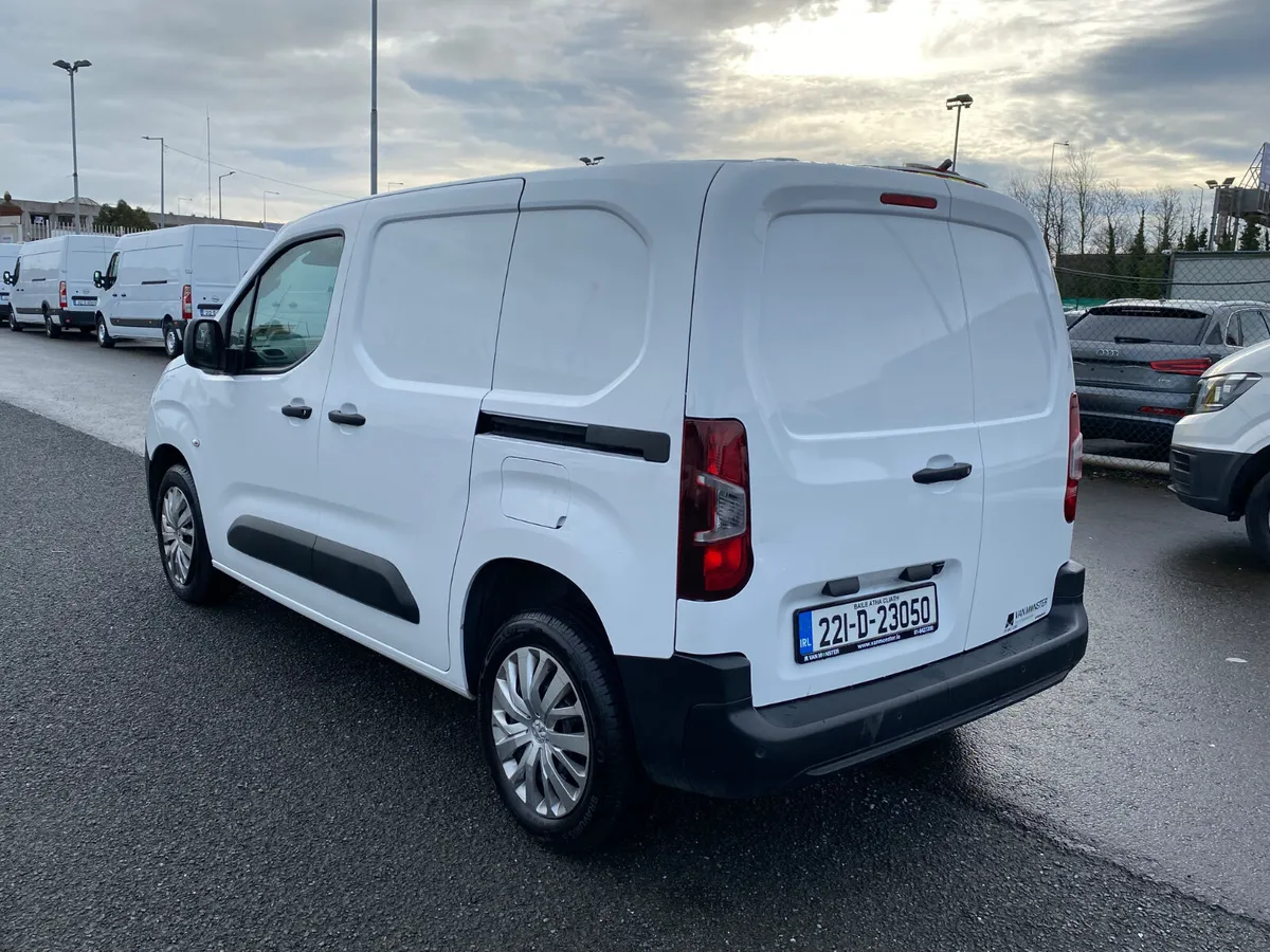 2022 Peugeot Partner Professional 1.5 100BHP - Image 4