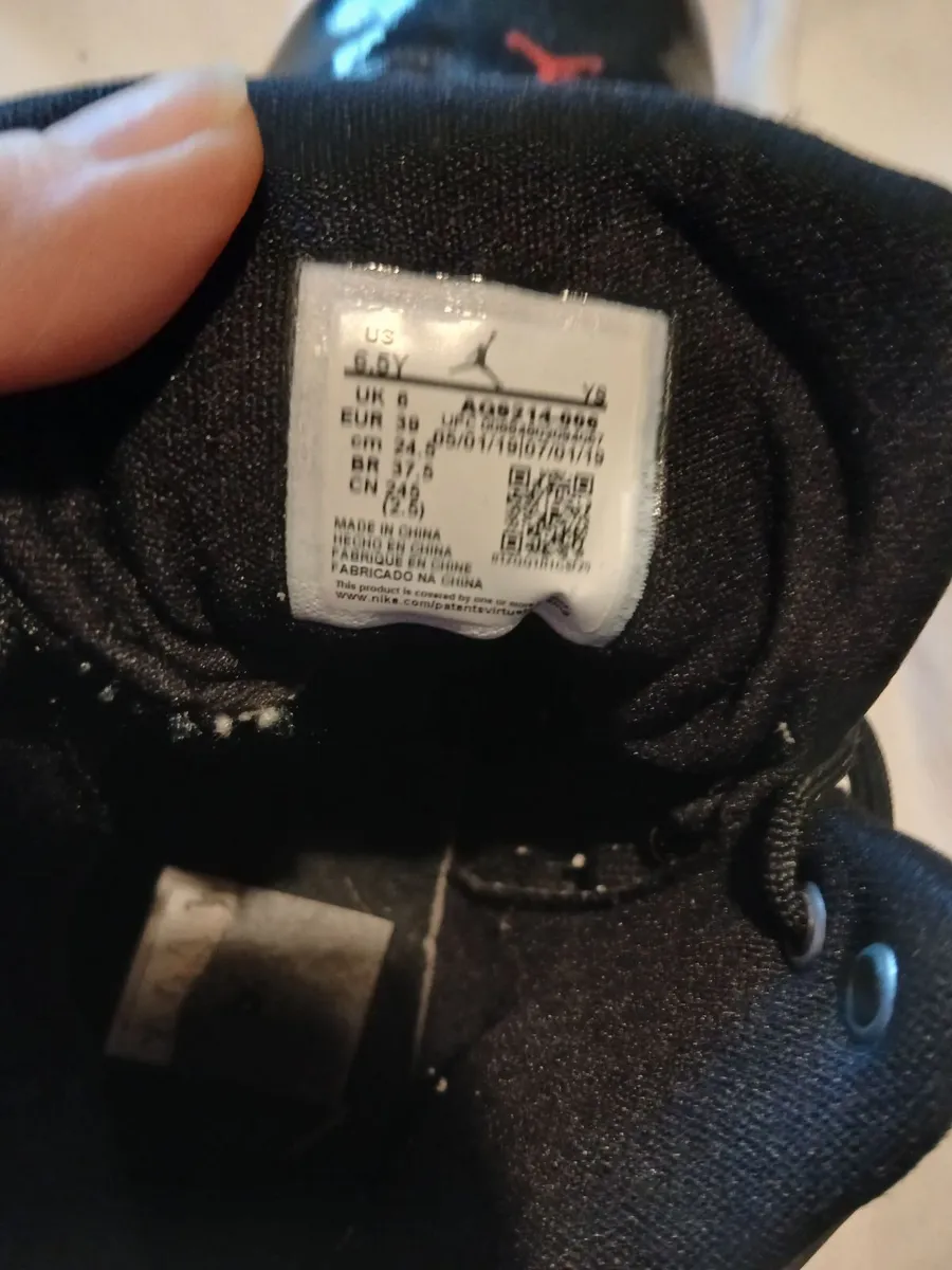 Basketball shoes - Image 4