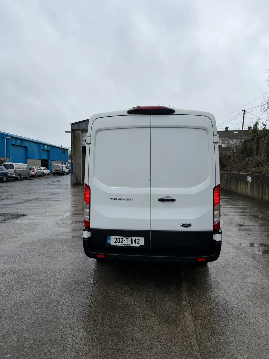 Transit van - Image 3