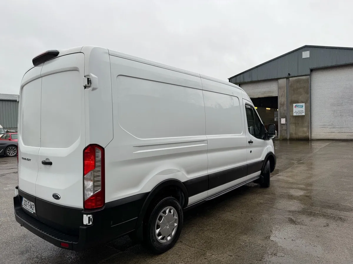 Transit van - Image 4