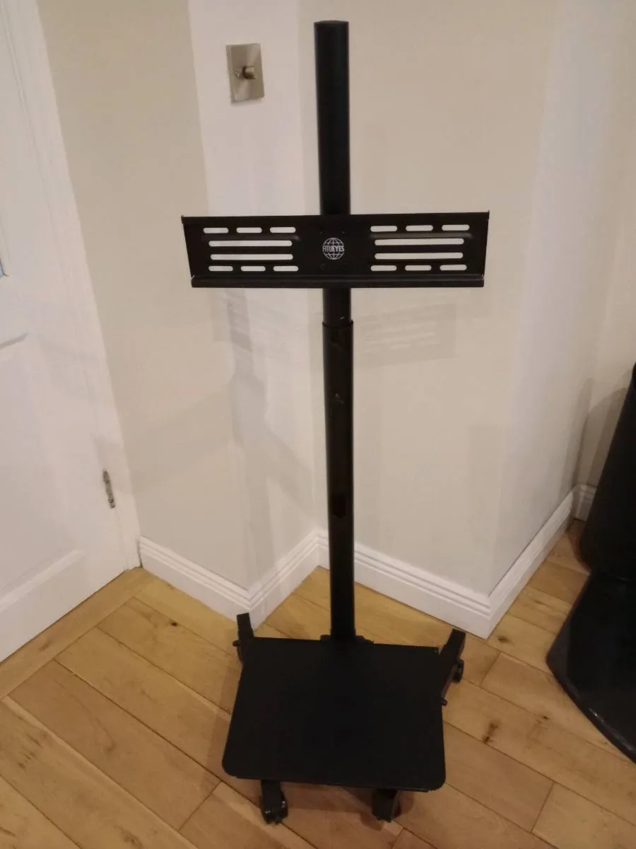 Fitueyes TV/ monitor stand on wheels - Image 1