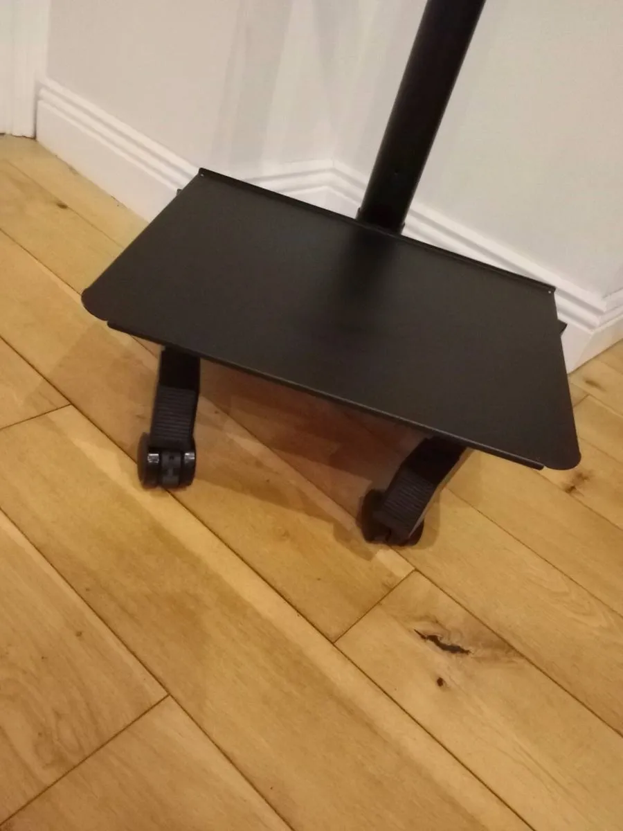 Fitueyes TV/ monitor stand on wheels - Image 3