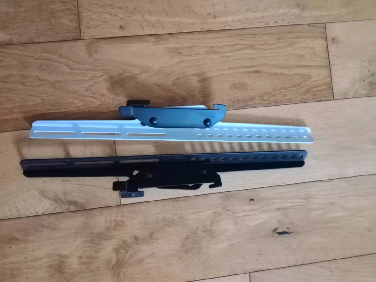 Fitueyes TV/ monitor stand on wheels - Image 4