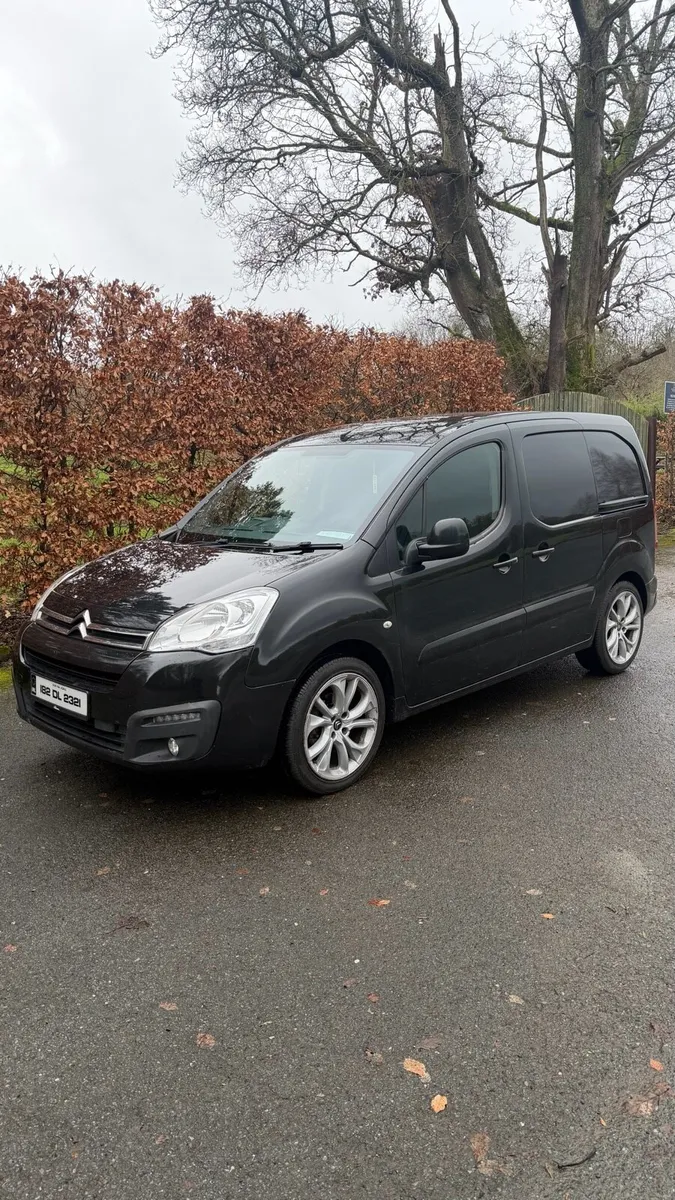 Black berlingo 2018 - Image 1