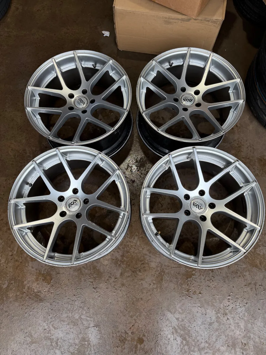 19inch BMW E60 alloy wheels - Image 1