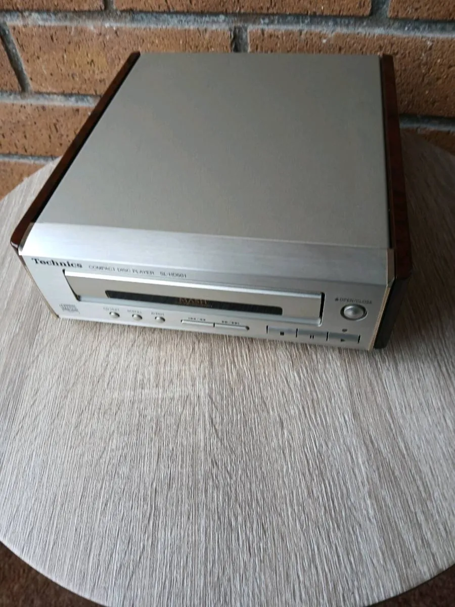 Technics cd player. - Image 1