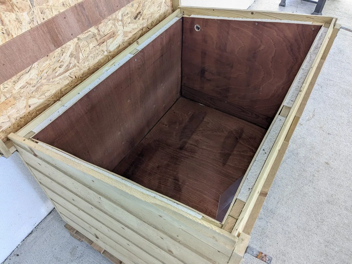 Insulated Dog House - Image 3