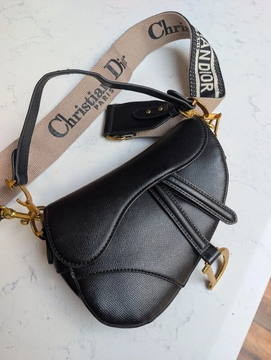 Black handbag - Image 1