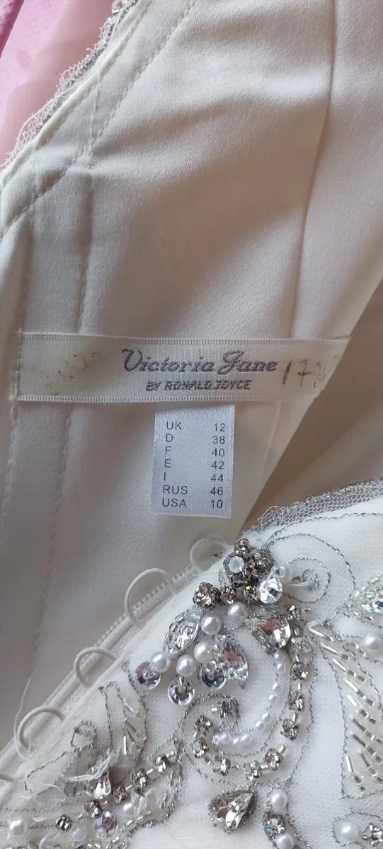 Wedding dress - Image 3