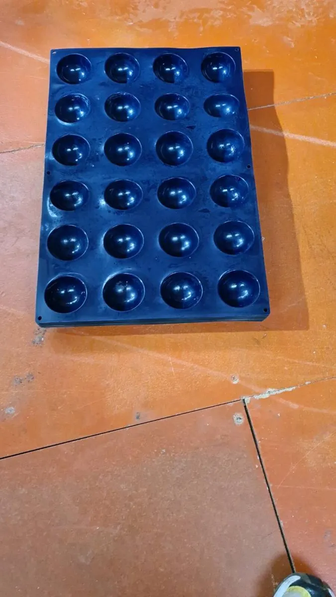 Silicone dome mould - Image 2