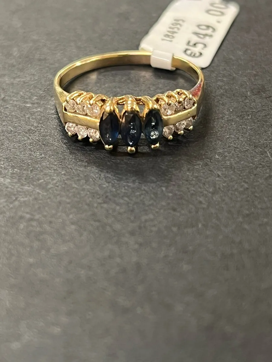 14k gold ring with diamonds and sapphires. - Image 2