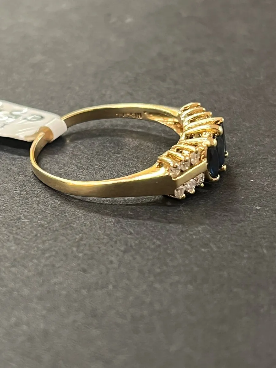 14k gold ring with diamonds and sapphires. - Image 3