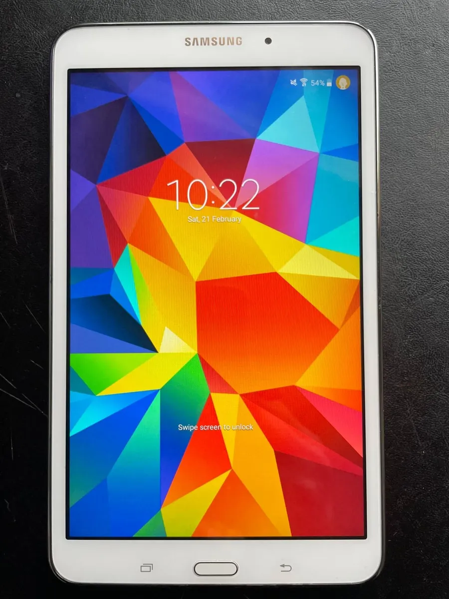 Samsung Galaxy Tab4 - Image 1