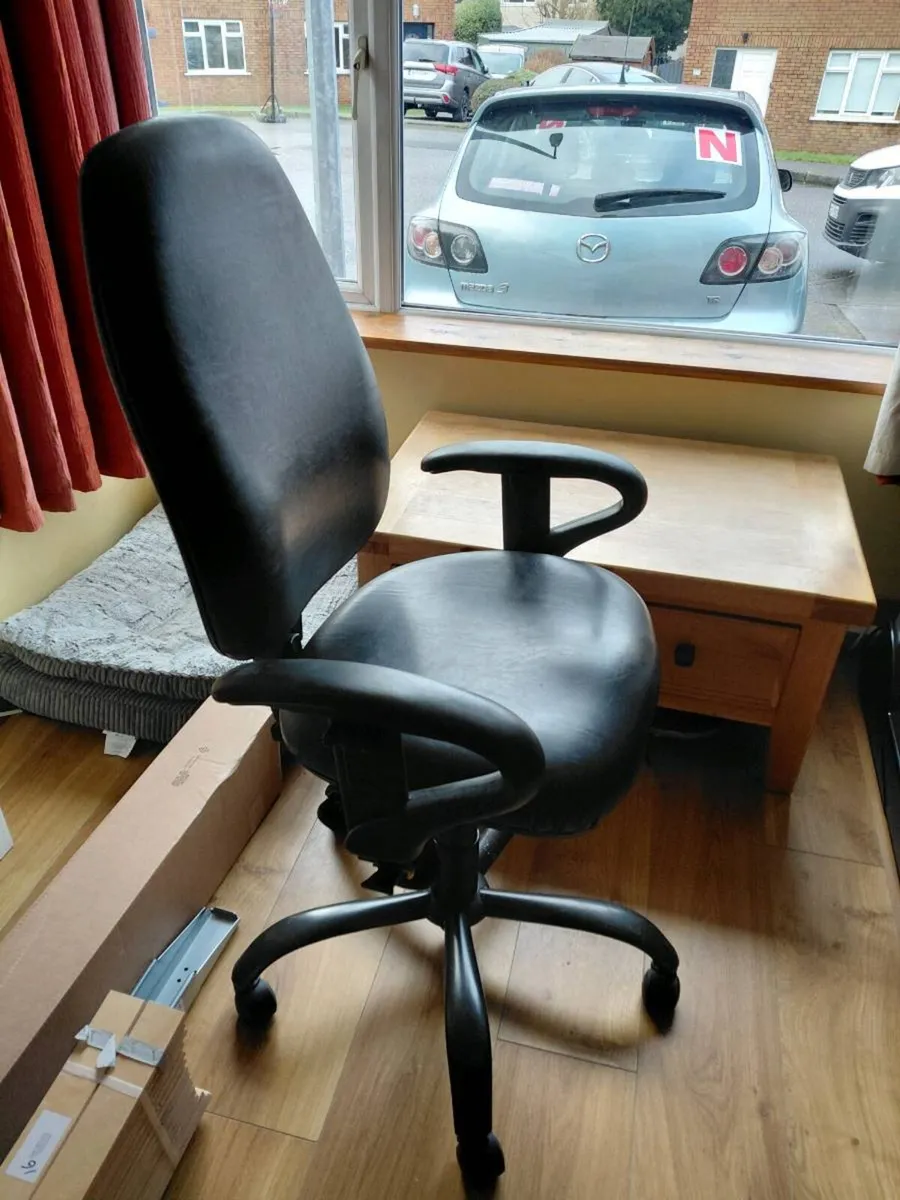 Professional Full Leather Office Chair – Ergonomic - Image 2