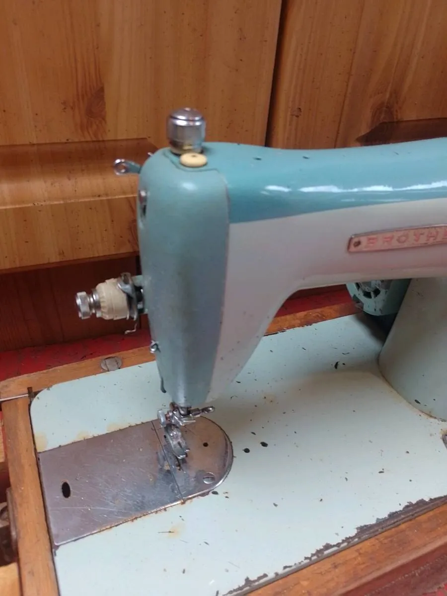 Postage brother sewing machine - Image 3