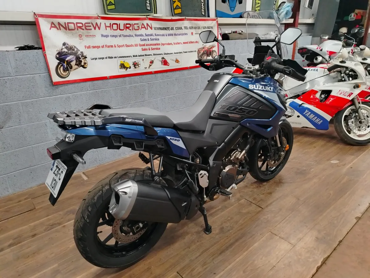 Suzuki DL1050 V Strom 2023 - Image 3