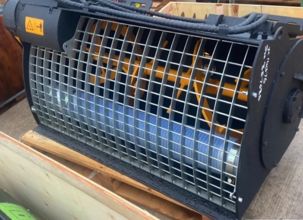 Concrete mixing bucket - Image 3