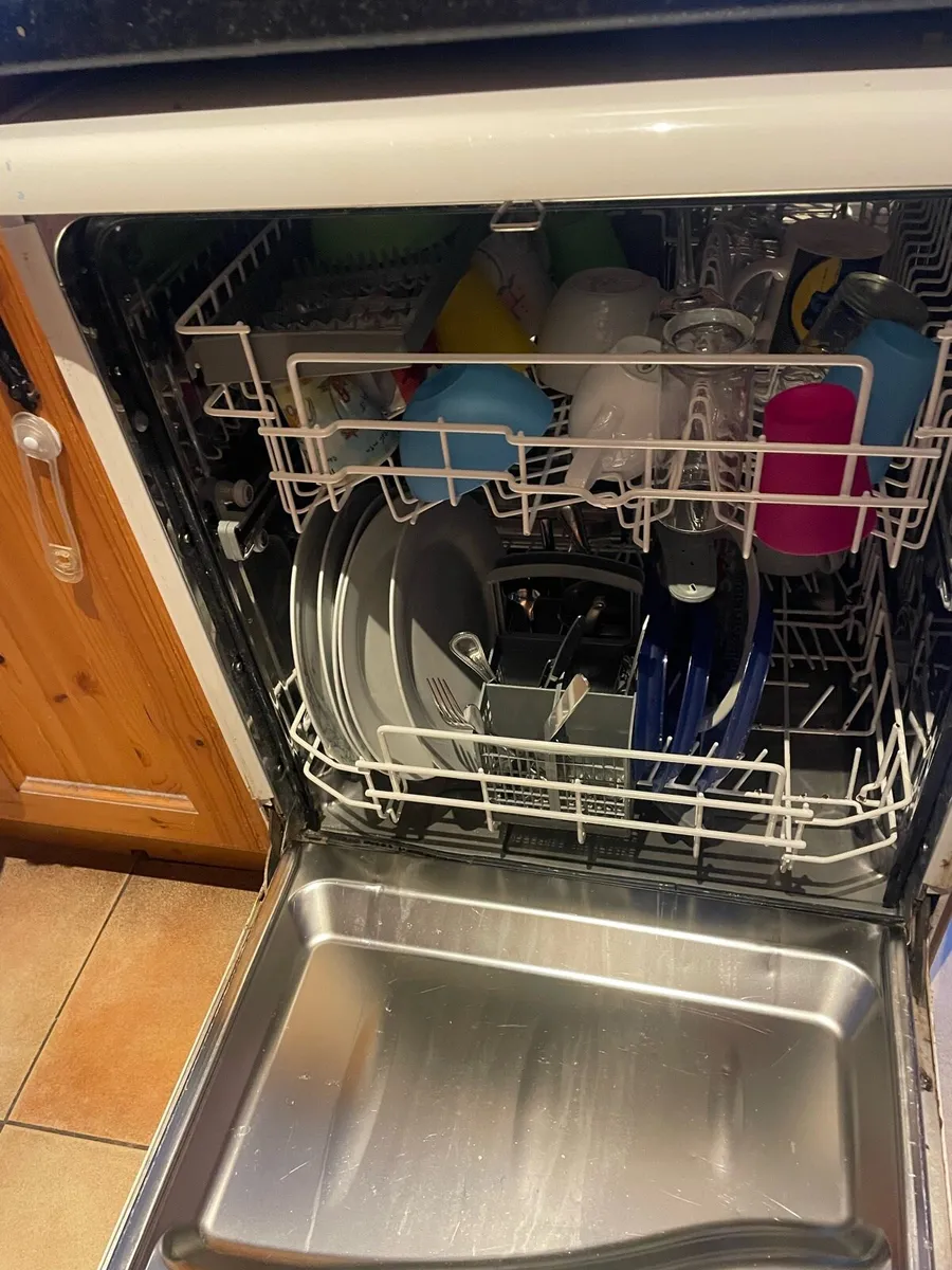 Dishwasher - Image 2