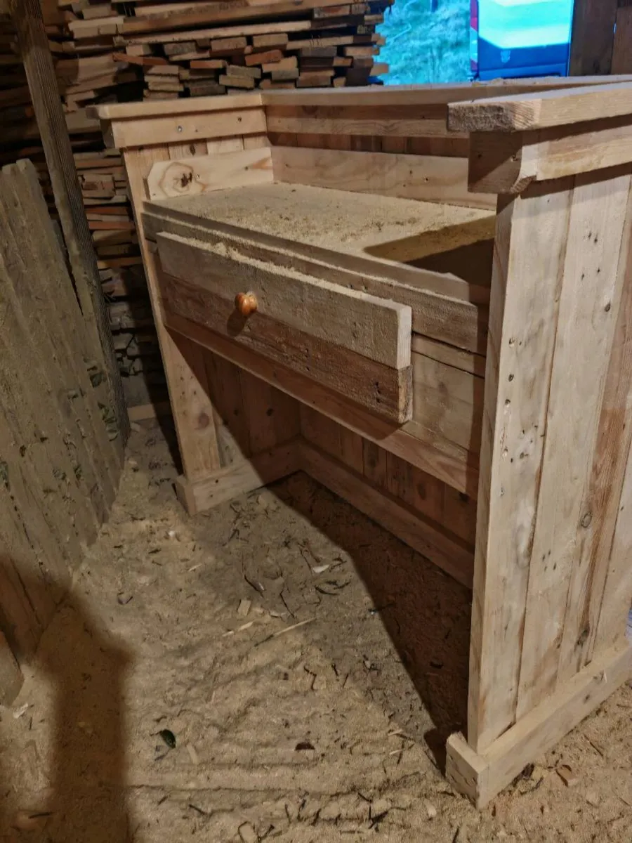 Handmade rustic reception desk - Image 4