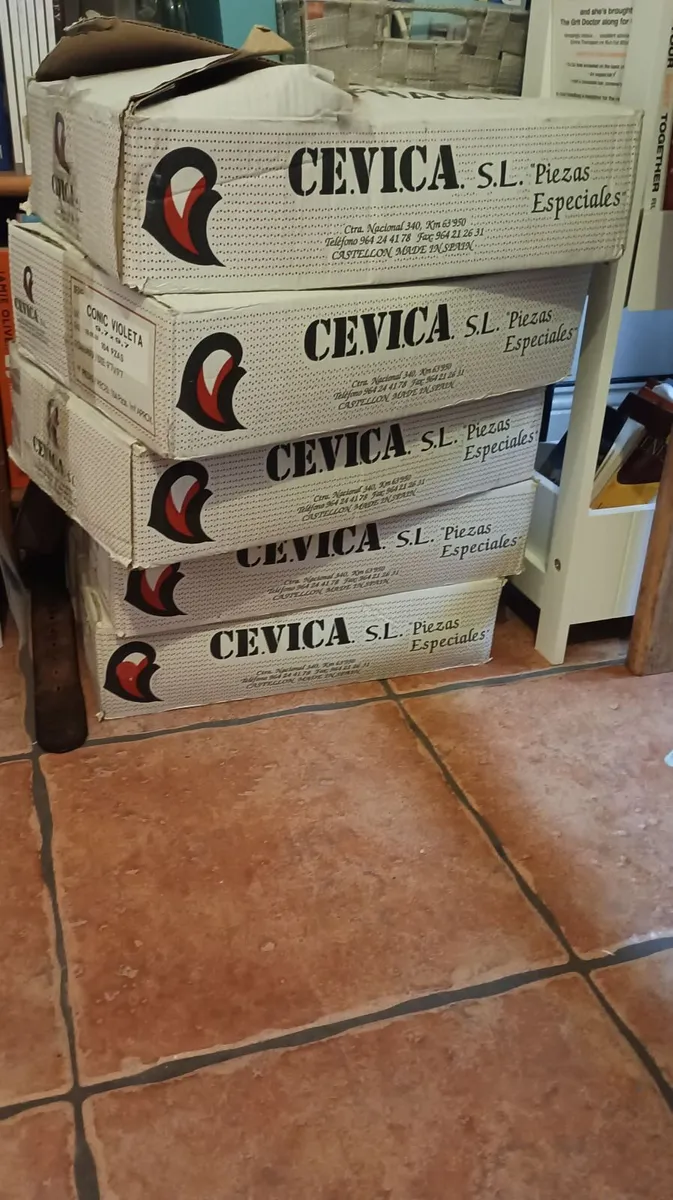 Tiles (pink) free to take away 4-5 meters squared - Image 3